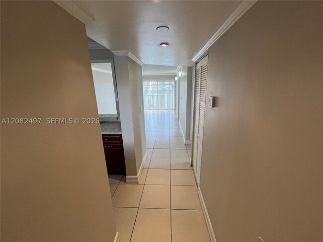 Photo - 8560 N Sherman Cir Unit 308