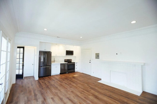 3520 W 12th St