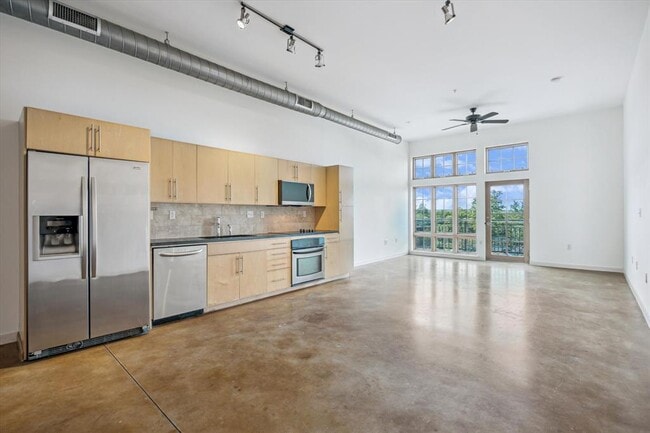 Building Photo - 2235 E 6th St Unit 408 Rental