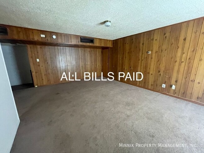Building Photo - 310 SW 42nd Ave Rental