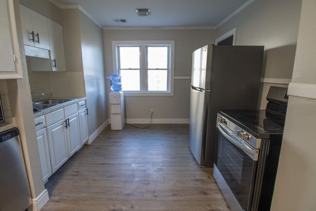 Photo - 1107-1107 Eastland Cir Unit 1107 Eastland