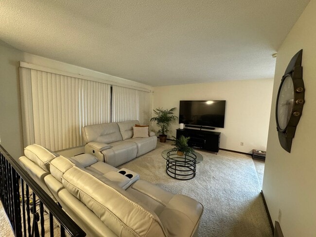 Photo - Great 3 BR/2 BA Townhome in Vadnais Heights!