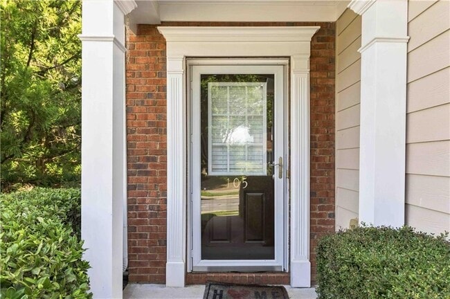 Photo - 105 Finchley Dr