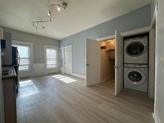 Photo - 78 Ring St Unit 1