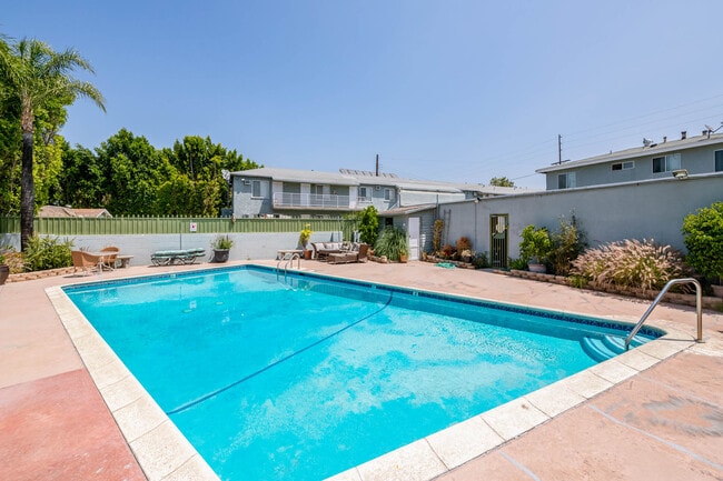 Building Photo - 6169 Coldwater Canyon Ave Rental