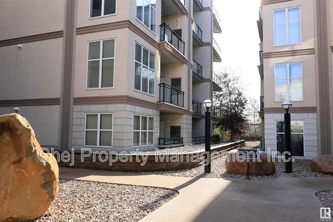 Photo - 4835-104a 104a St NW Unité 403