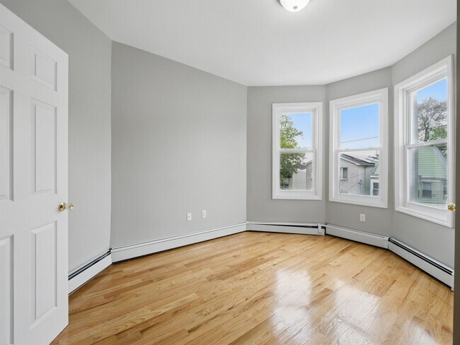 Photo - 71 Clarke Ave Apartamento Unidad 3R