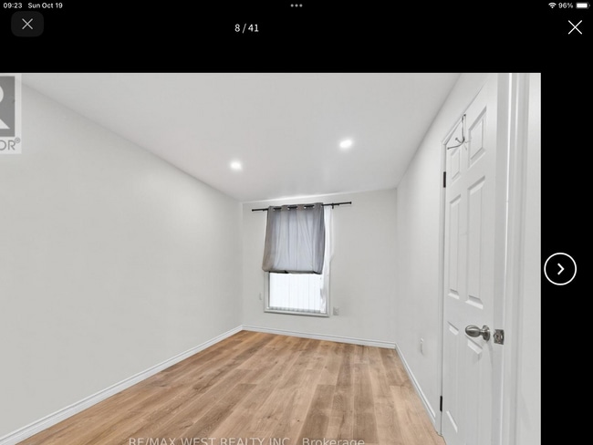 Photo - 35 Kingscourt Av