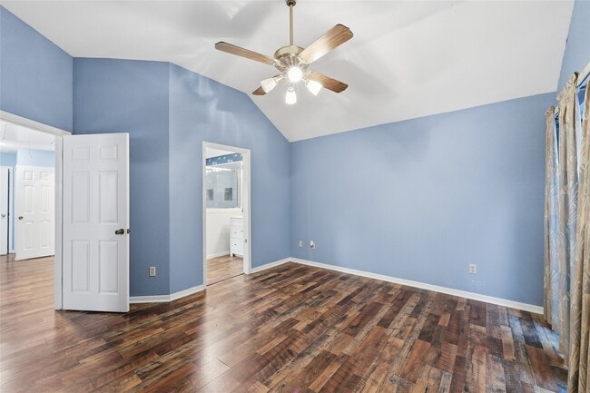 Building Photo - 955 Green Meadow St