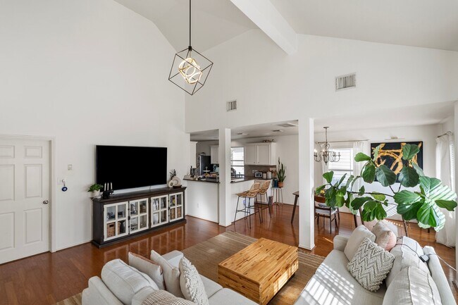 Photo - 1425 W 26th St Unit A