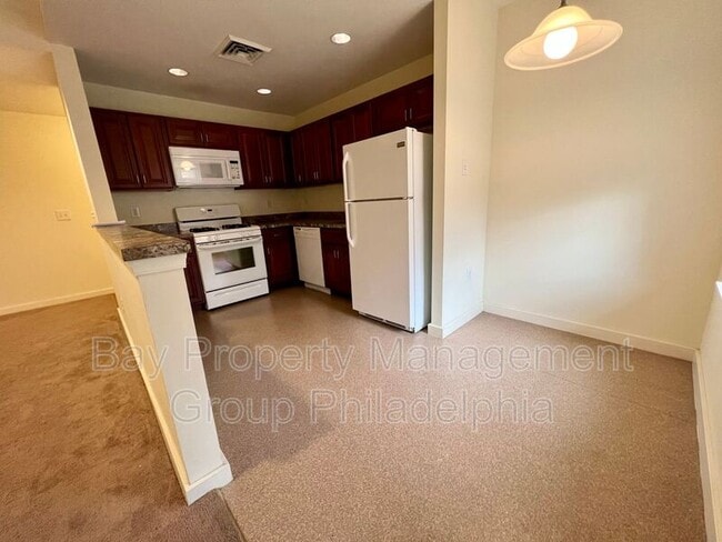 Building Photo - 1600 Church Rd Unit B203