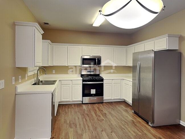 Photo - 1584 Silver Ridge Dr