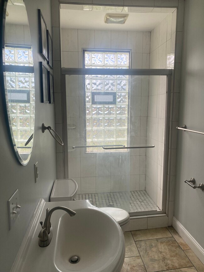 Photo - 736 Clarissa St Unit 1