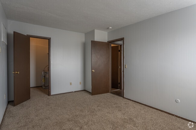 2BD, 1BA - 800SF