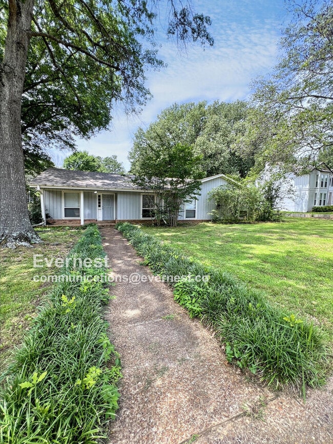Photo - 2199 Kingsrow Pkwy House