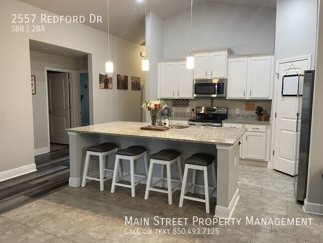 Photo - 2557 Redford Dr