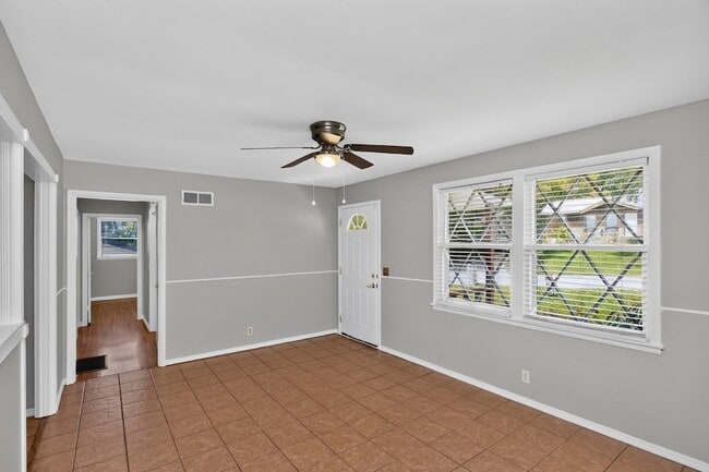 Photo - 261 Eisenhower Dr