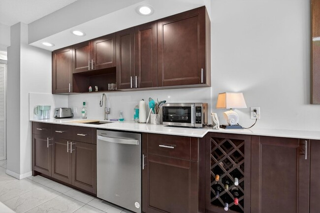 Photo - 1500 N Ocean Blvd Unidad 602