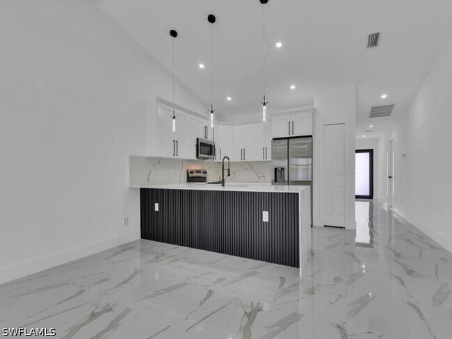 Building Photo - 4745 13th St SW