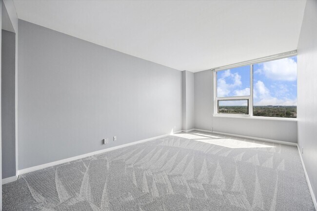 Photo - 15 Greenway Plz Unit 14F