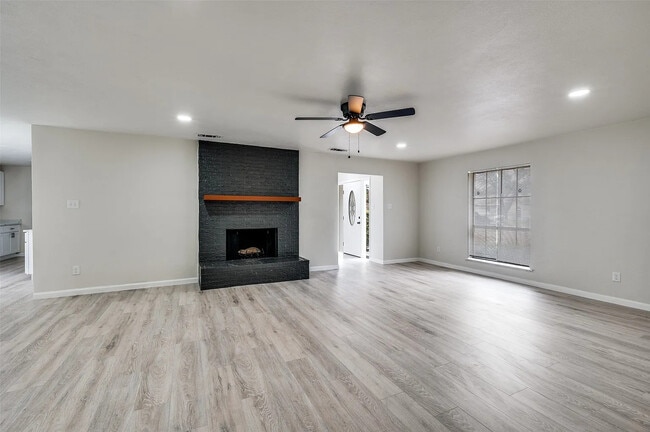 Photo - 9704 Leland Ln