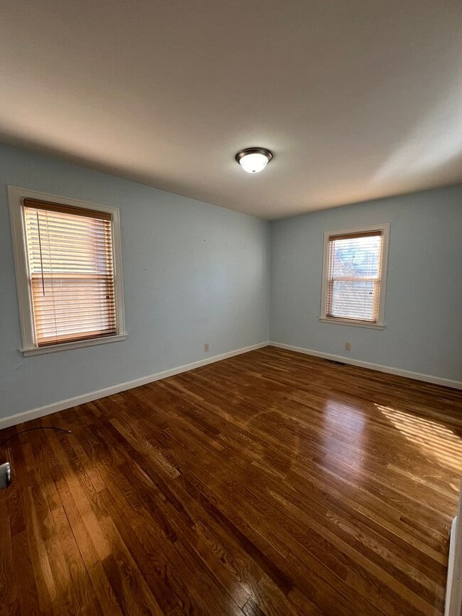 Photo - 2 Bedroom, 1 Bathroom Home - Close to Oregon Tech & Sky Lakes!