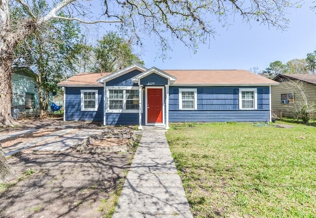 Building Photo - 8229 Carolwood Dr