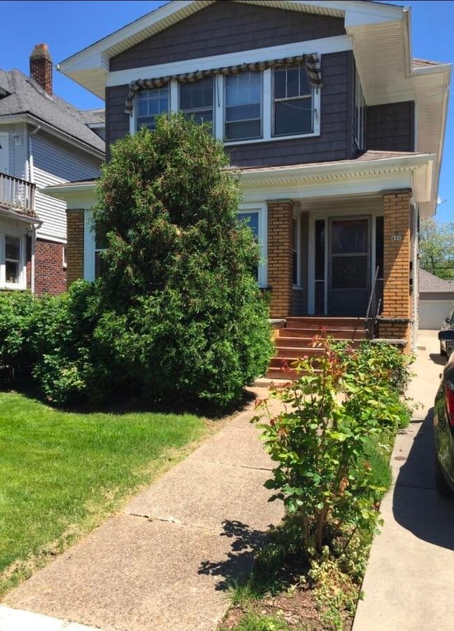 Building Photo - 187 Norwalk Ave Unit Upper