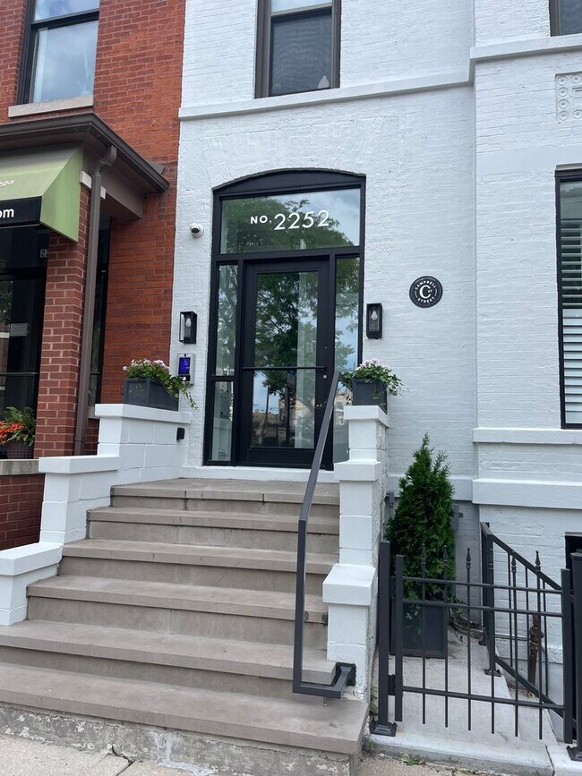 Photo - 2252 N Clark St Unit G