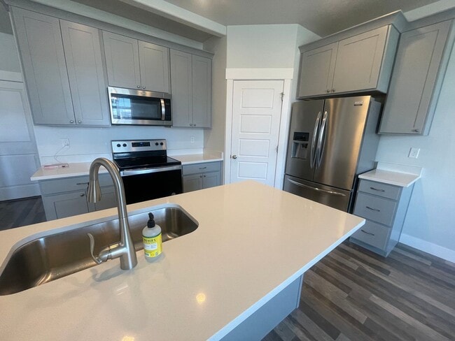 Photo - Amazing townhome for rent in Lehi!