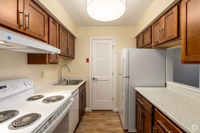 3BR, 2BA - 1,200SF - Kitchen