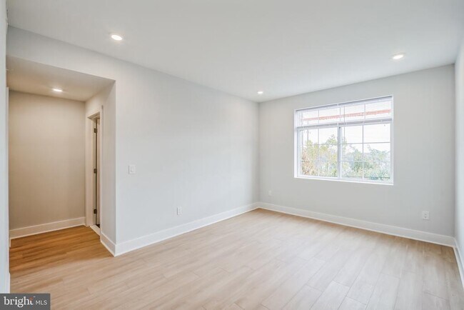 Photo - 646 N 32nd St Unit 15