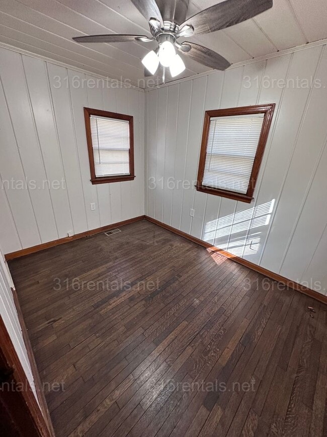 Photo - 840 N Belmont Ave