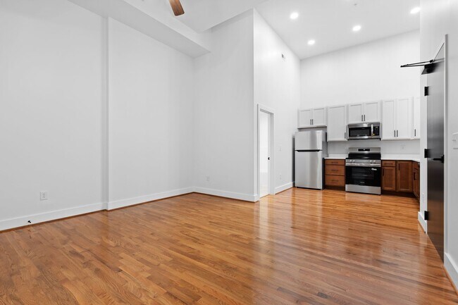 Photo - 2033 W Broad St