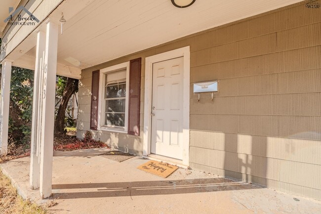 Photo - 603 E 4th St