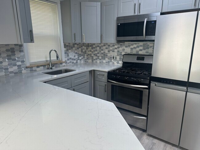Photo - 121 Chapin St