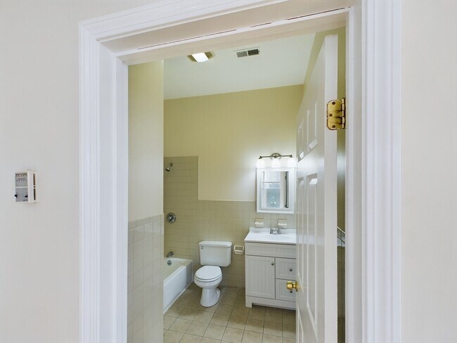 Photo - 15 Norfolk St Unit 2