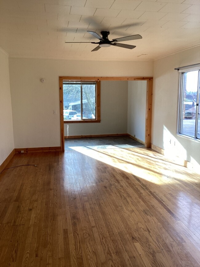 Photo - 442 NE 1st St