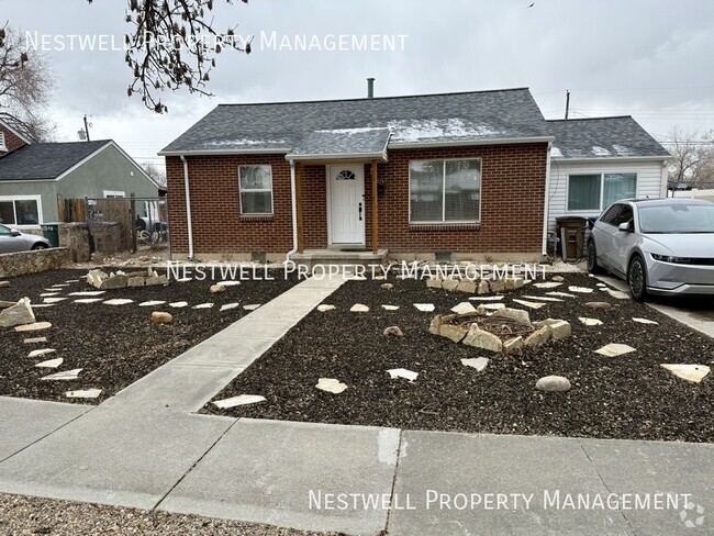 Building Photo - Charming Brick Bungalow Near Downtown SLC! Rental