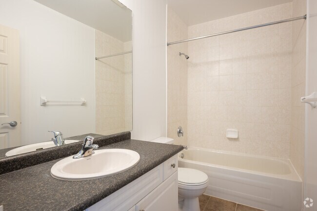 2BR, 2BA - 1,130SF - Primary Bathroom