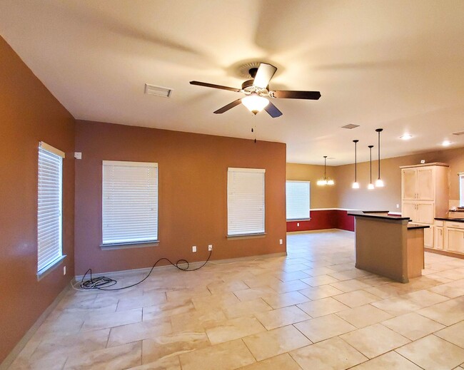 Photo - Spacious 3-Bedroom Home for Rent in Prime ...