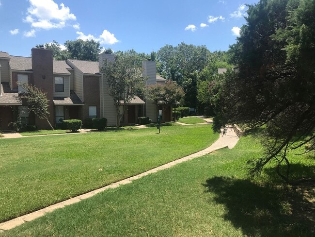 Photo - 2BD/2.5BA Condo | TAMU Bus Route | Private Yard | Pet Friendly Unidad #G-2