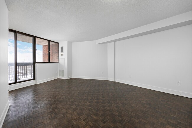 Photo - 2445 The Collegeway