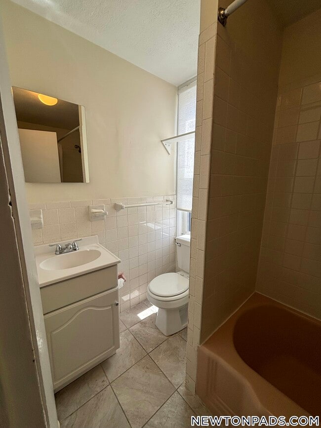 Photo - 18 Lincoln St Unit 2