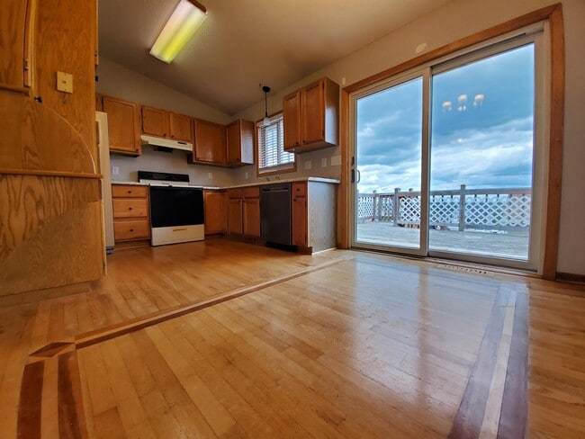 Photo - 3828 9th Ave SW
