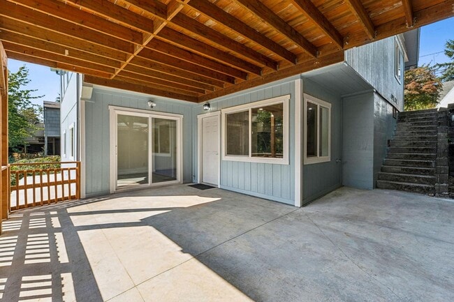 Photo - 1720 N Wycoff Ave