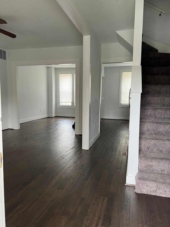 Photo - 4225 Ivanhoe Ave