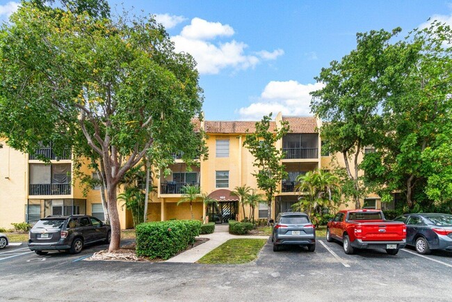 Photo - 450 NW 20th St Condominio Unidad 2080