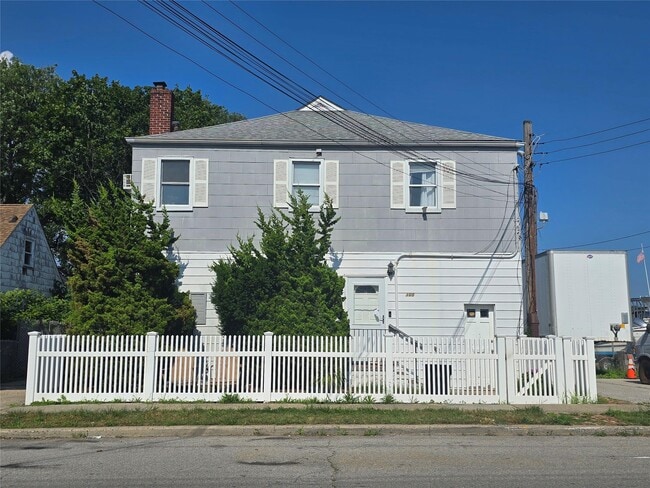 Building Photo - 105 Eastern Blvd Rental