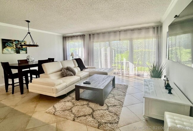 Building Photo - 11863 Wimbledon Cir Unit 401